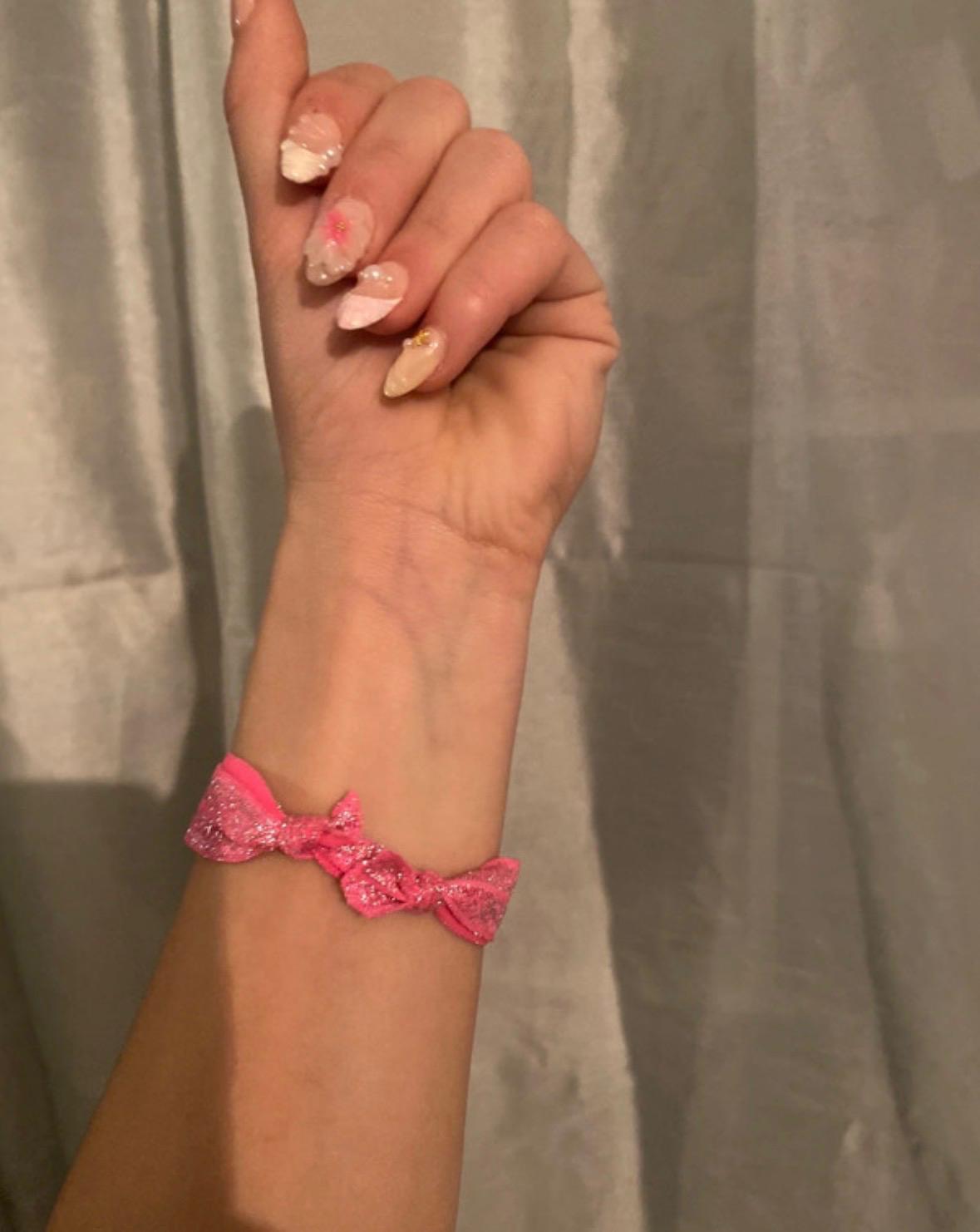 Bracelet manchette jonc doré, verso - Aleca Jewelry